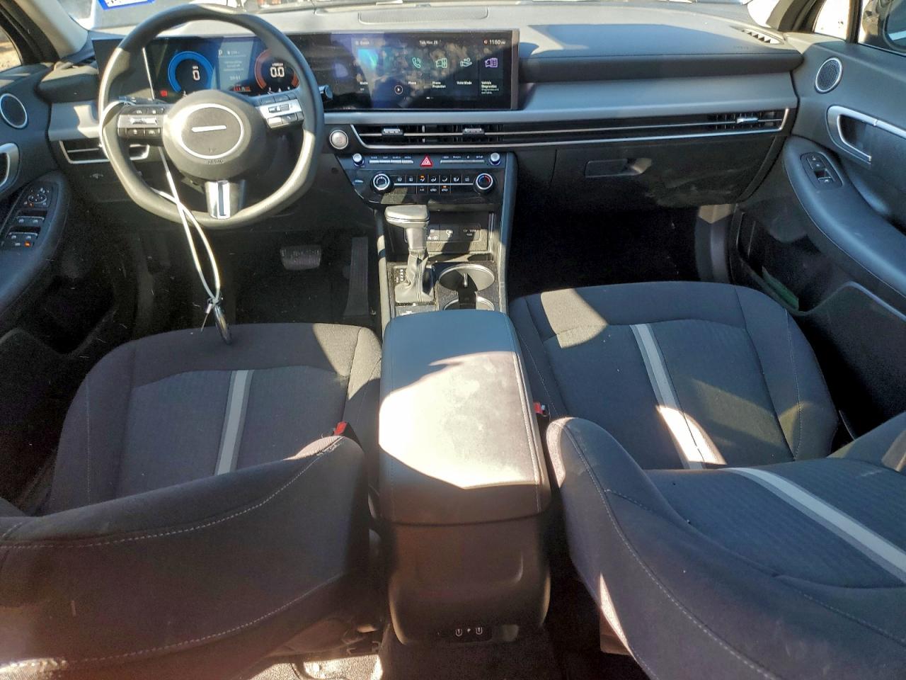 2025 HYUNDAI SONATA SE photo 8