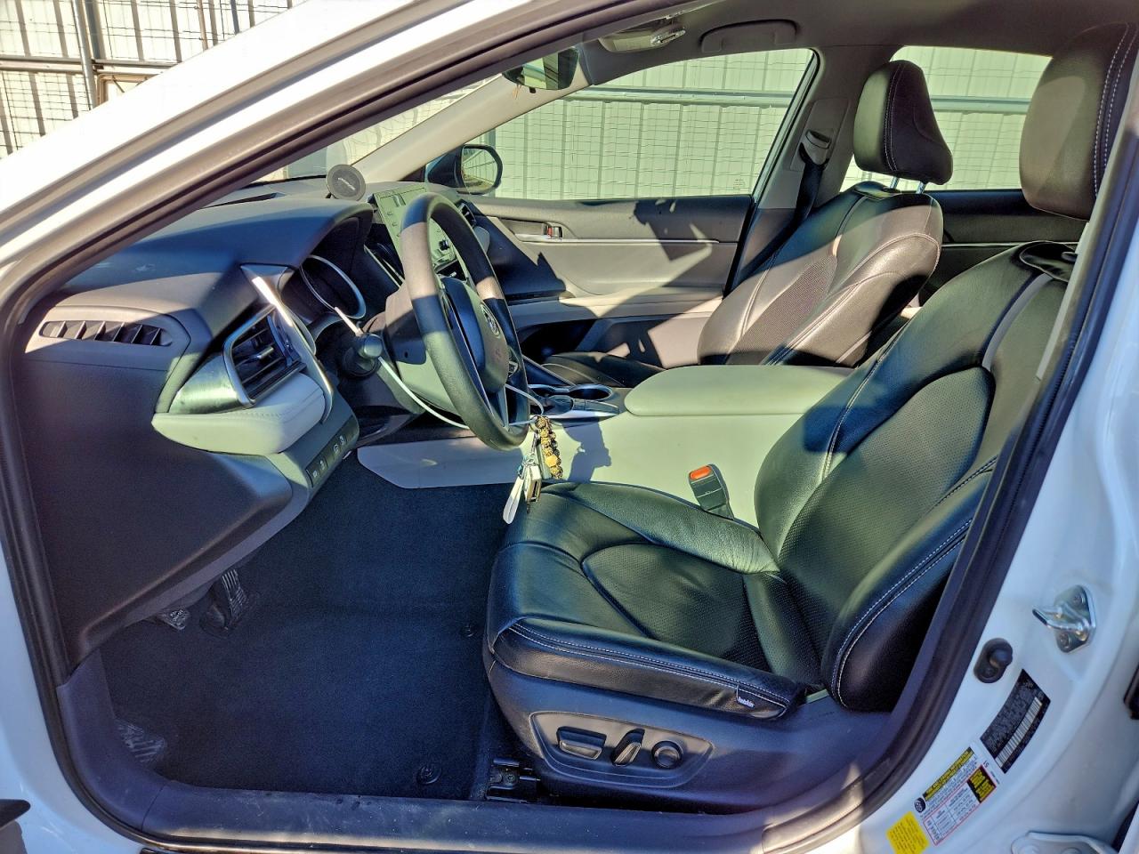 2022 TOYOTA CAMRY LE photo 19