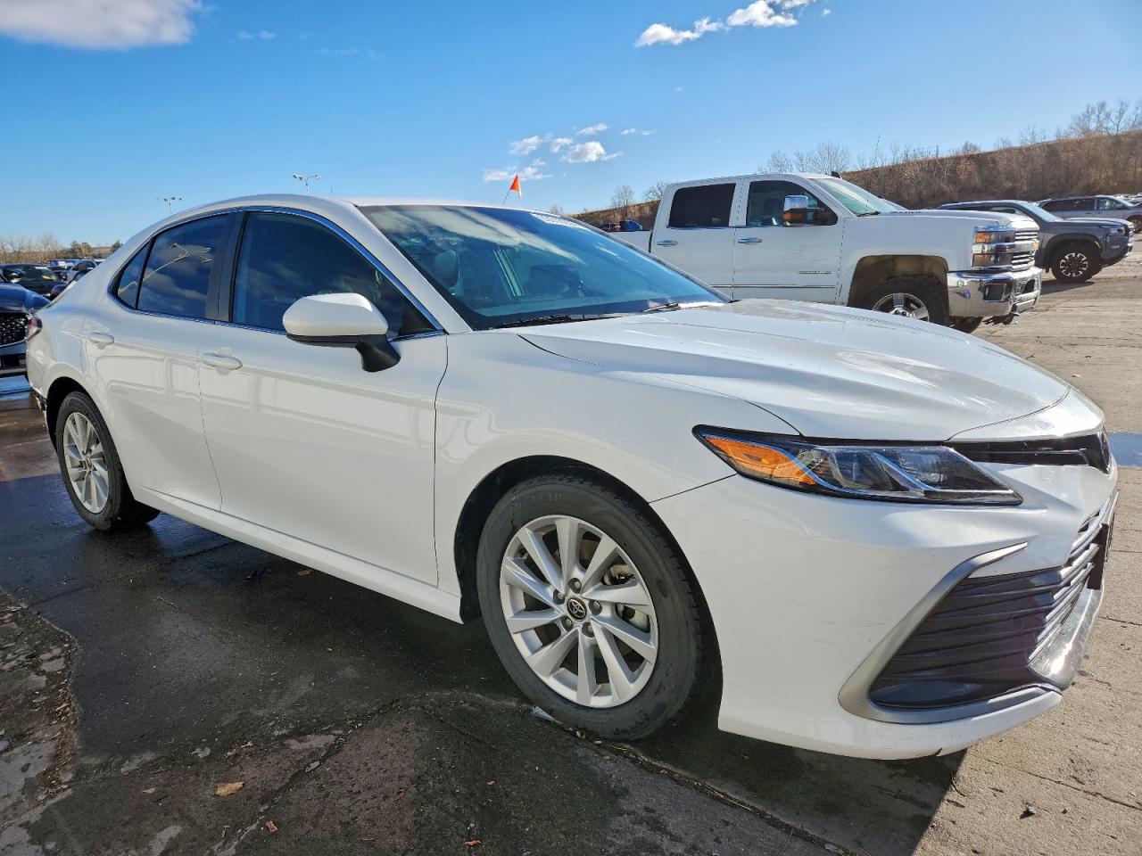 2022 TOYOTA CAMRY LE photo 10