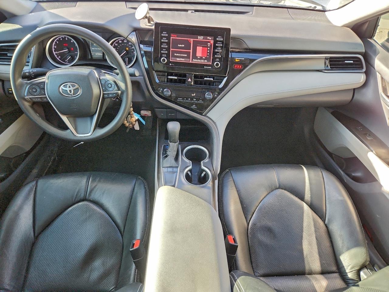 2022 TOYOTA CAMRY LE photo 22