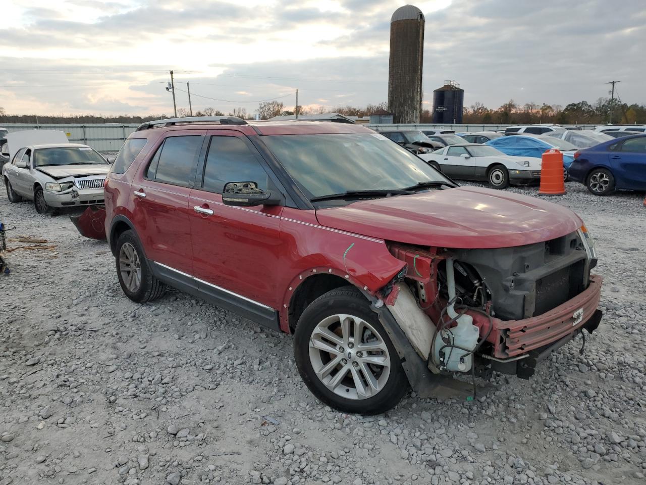 2013 FORD EXPLORER XLT photo 4