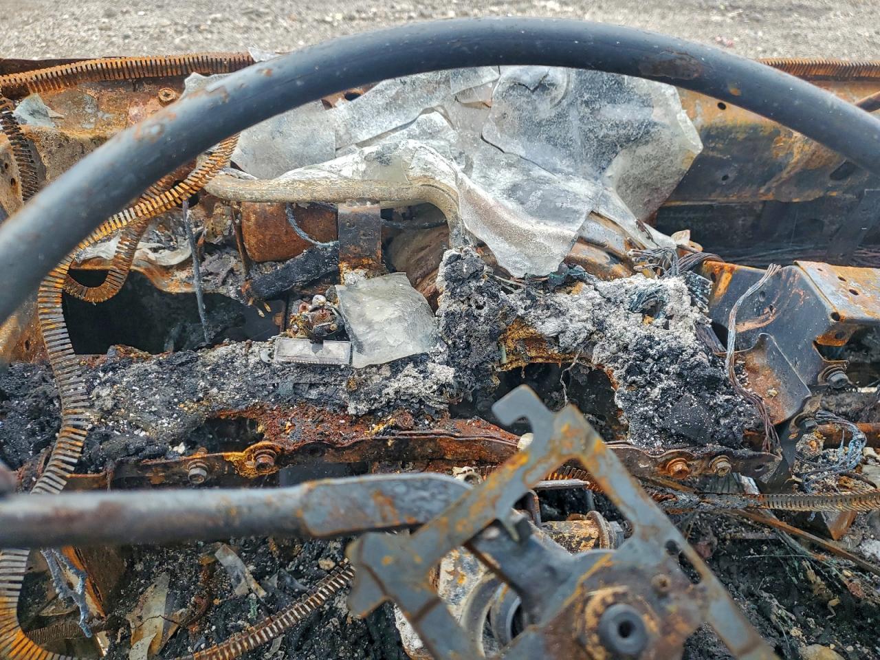 2003 ISUZU NPR photo 17