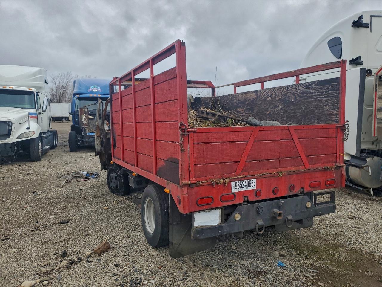 2003 ISUZU NPR photo 3