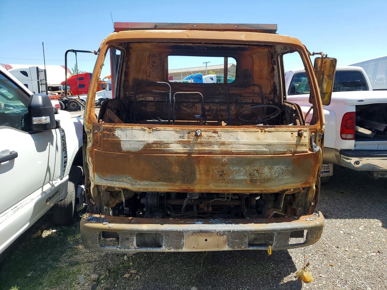 2003 ISUZU NPR photo 9