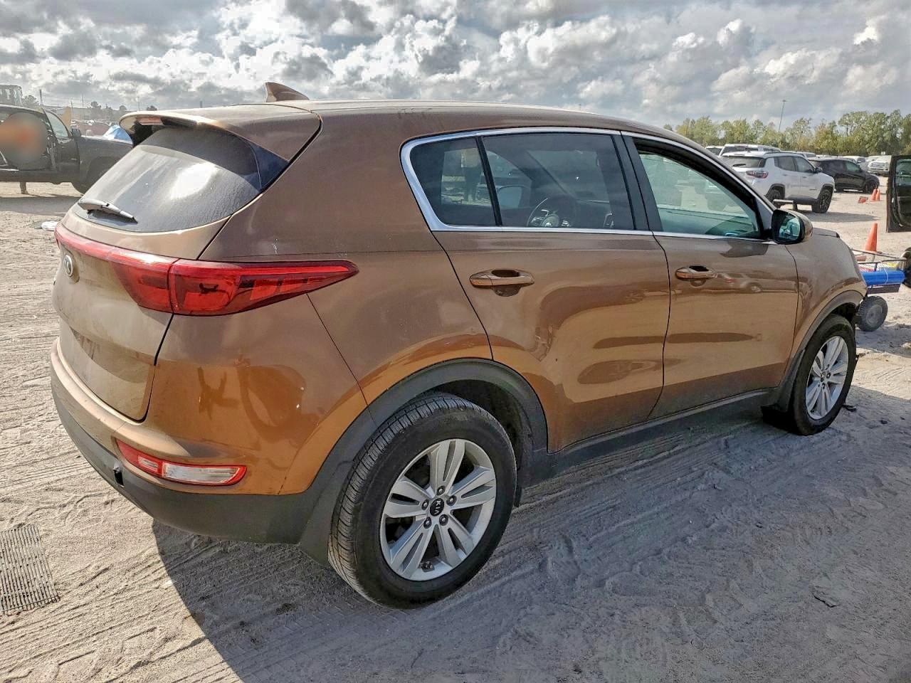 2017 KIA SPORTAGE LX photo 5