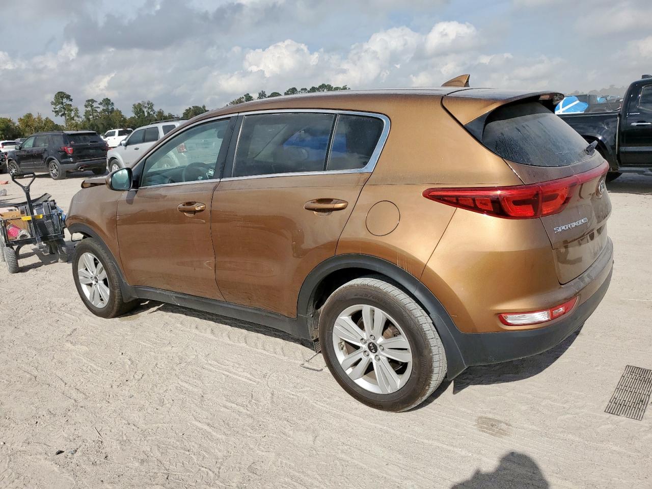 2017 KIA SPORTAGE LX photo 3