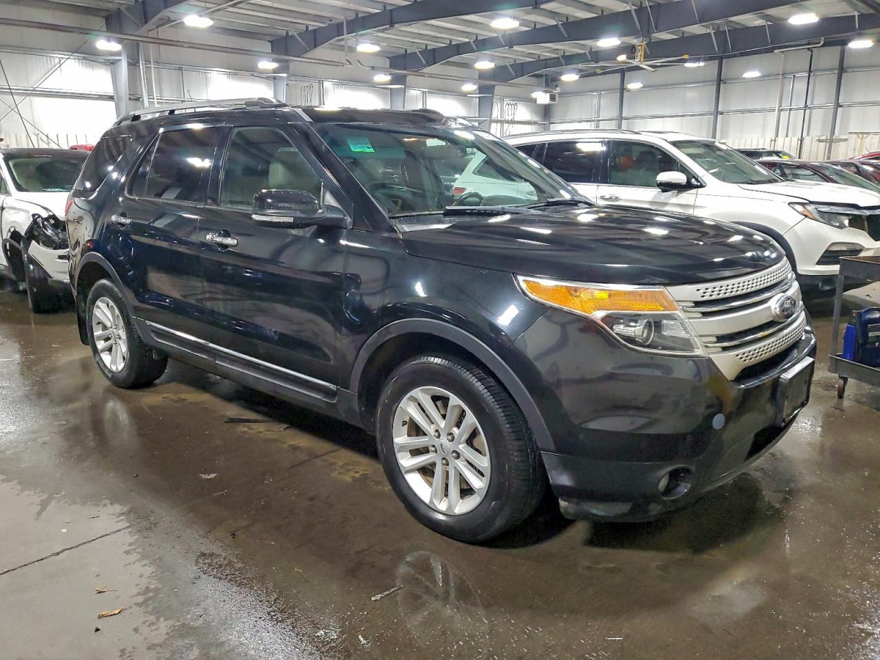 2014 FORD EXPLORER XLT photo 4