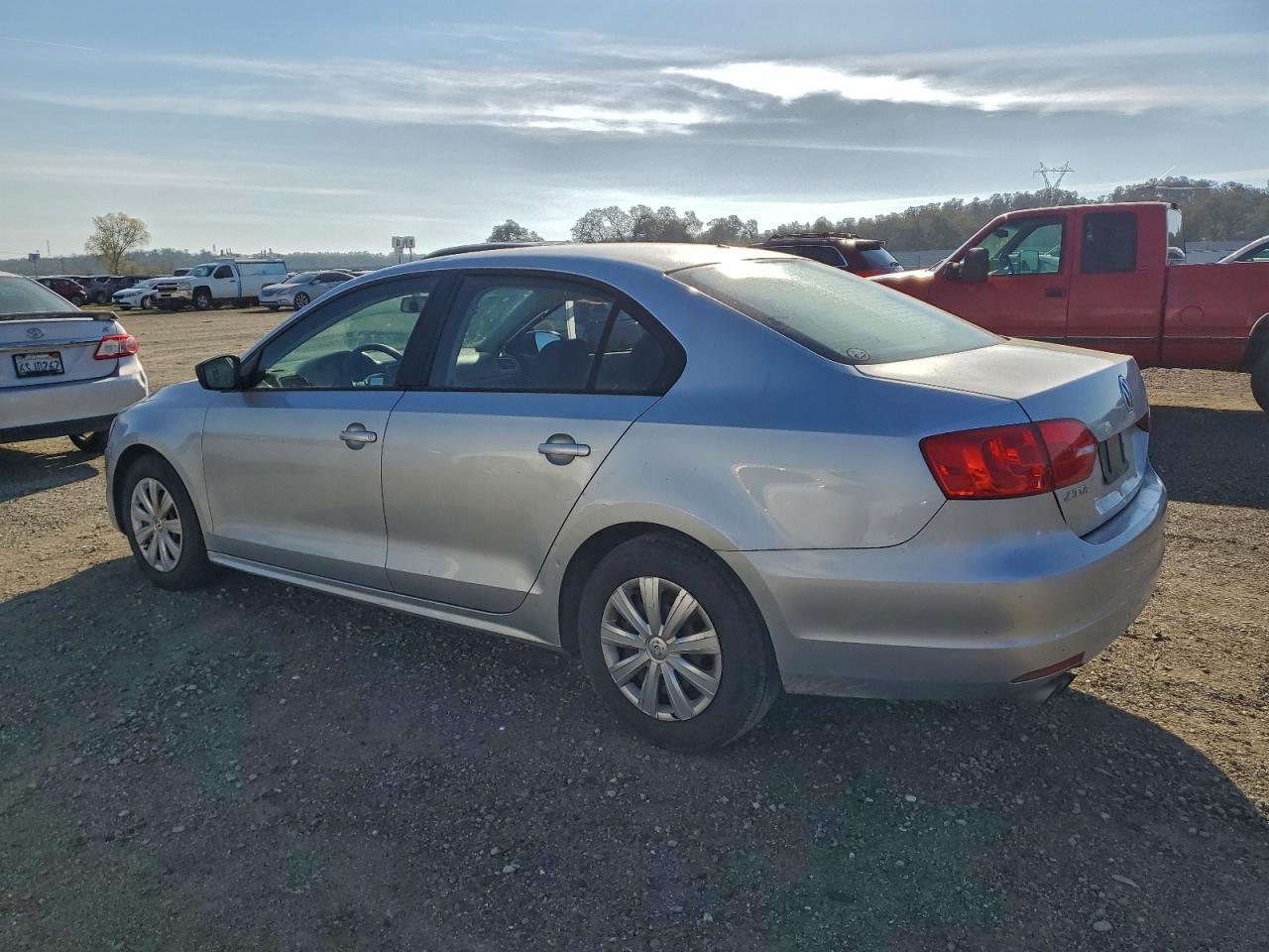 2012 VOLKSWAGEN JETTA BASE photo 2