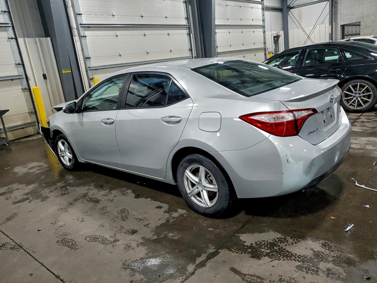 2014 TOYOTA COROLLA L photo 2