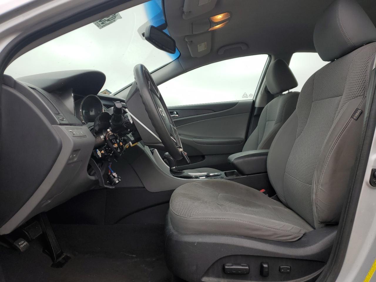 2013 HYUNDAI SONATA GLS photo 13