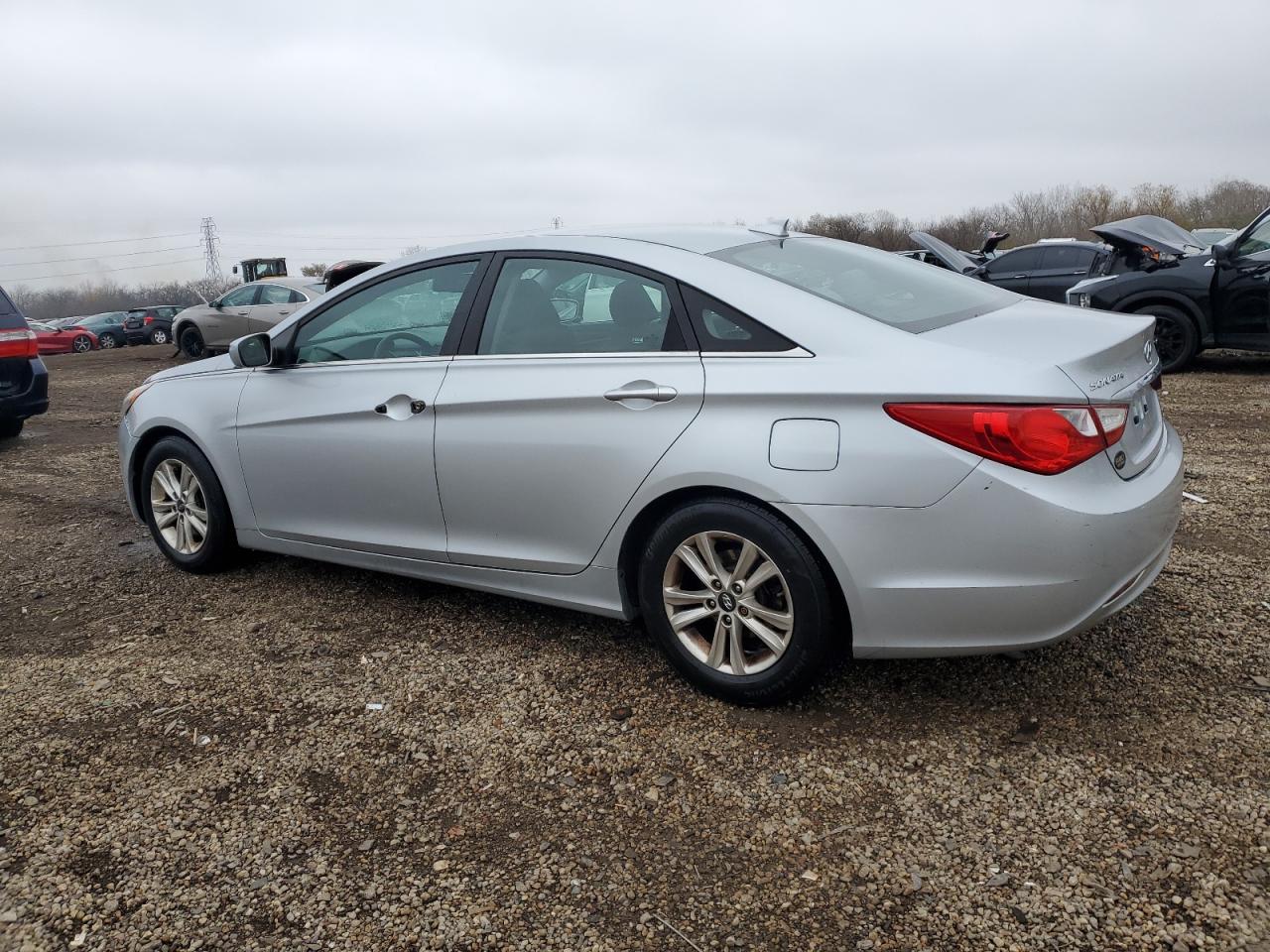 2013 HYUNDAI SONATA GLS photo 3