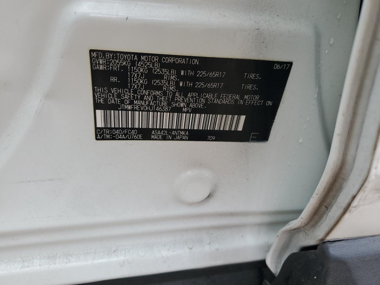 2017 TOYOTA RAV4 XLE photo 12