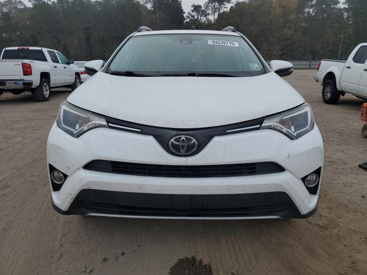 2017 TOYOTA RAV4 XLE photo 5