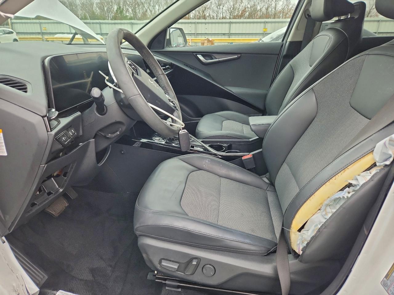 2023 KIA NIRO EX photo 7