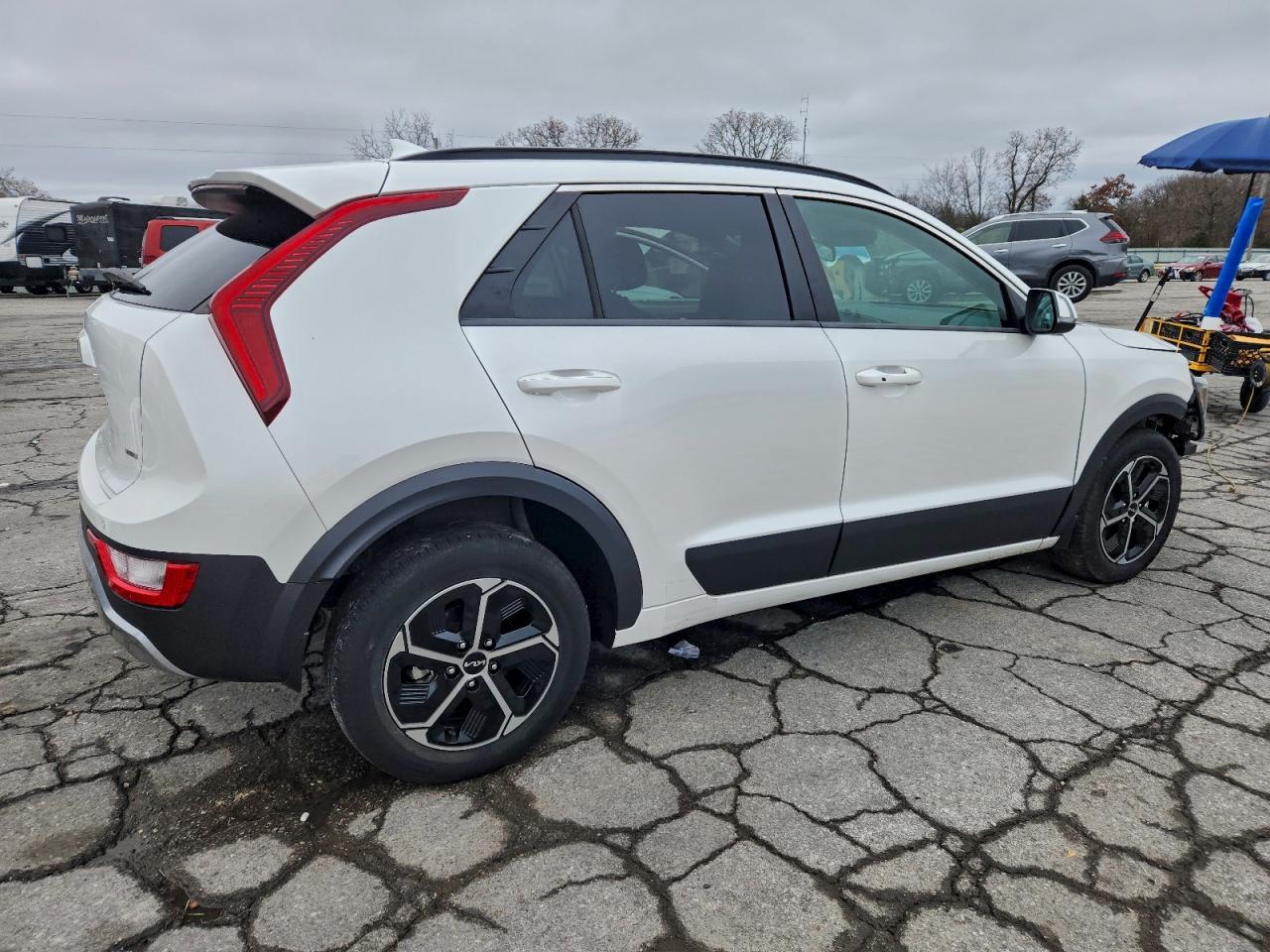 2023 KIA NIRO EX photo 3