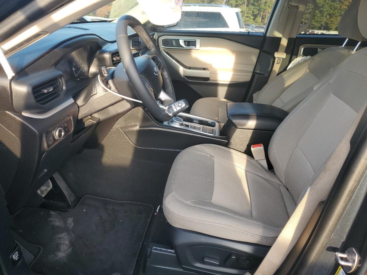 2023 FORD EXPLORER XLT photo 13