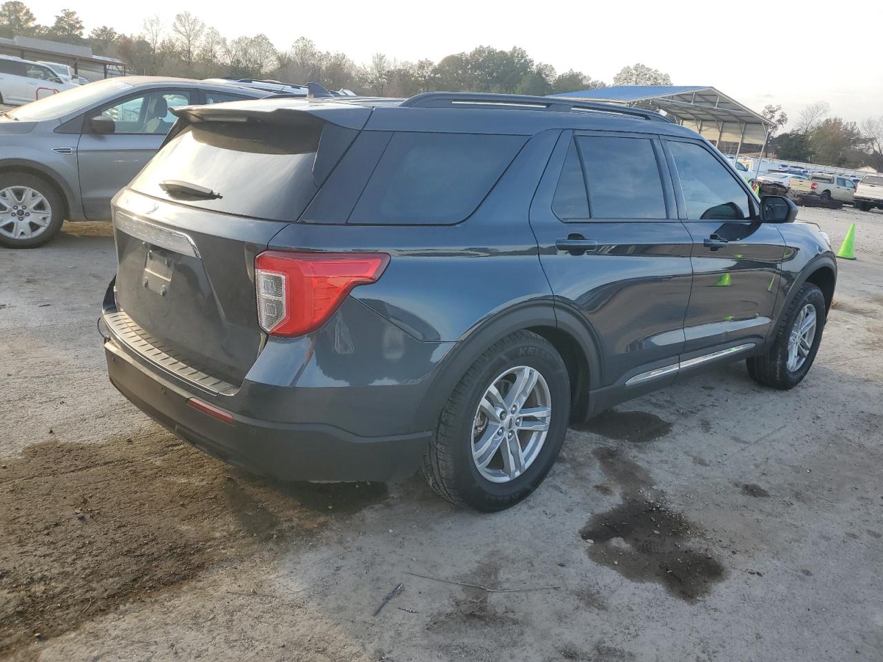 2023 FORD EXPLORER XLT photo 5