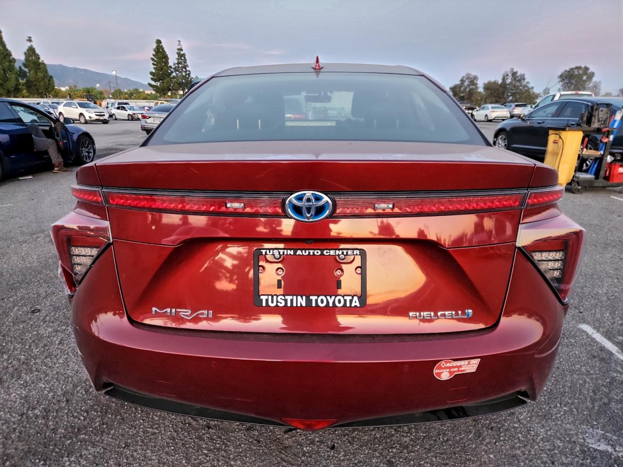 2017 TOYOTA MIRAI BASE photo 11