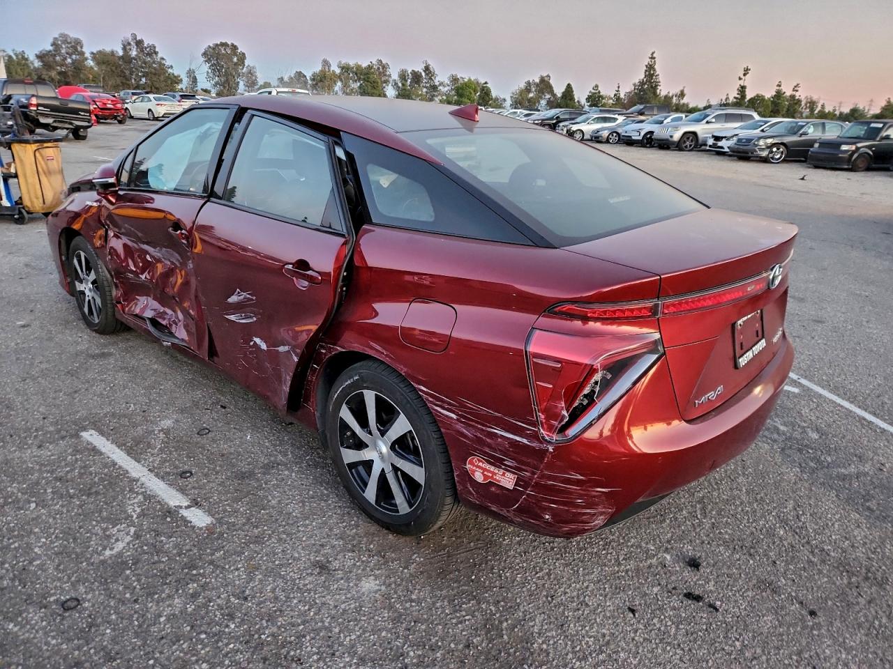 2017 TOYOTA MIRAI BASE photo 3