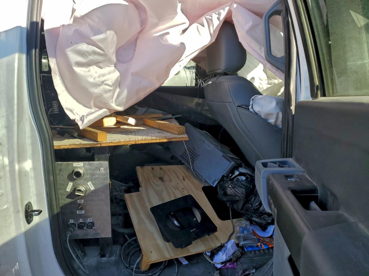 2023 FORD F550 SUPER DUTY TRUCK CAB AND CHASSIS photo 19