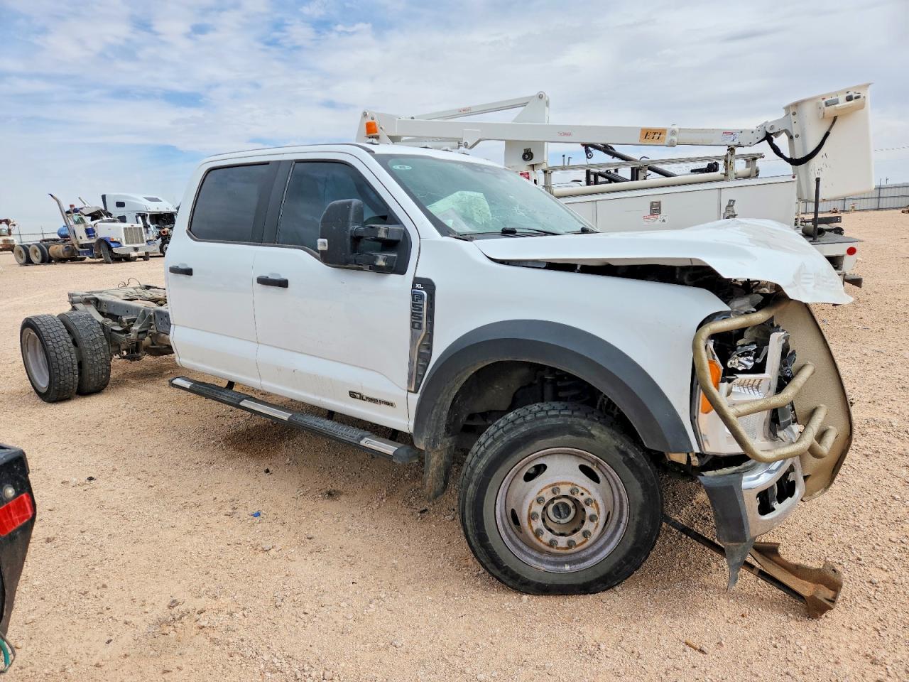 2023 FORD F550