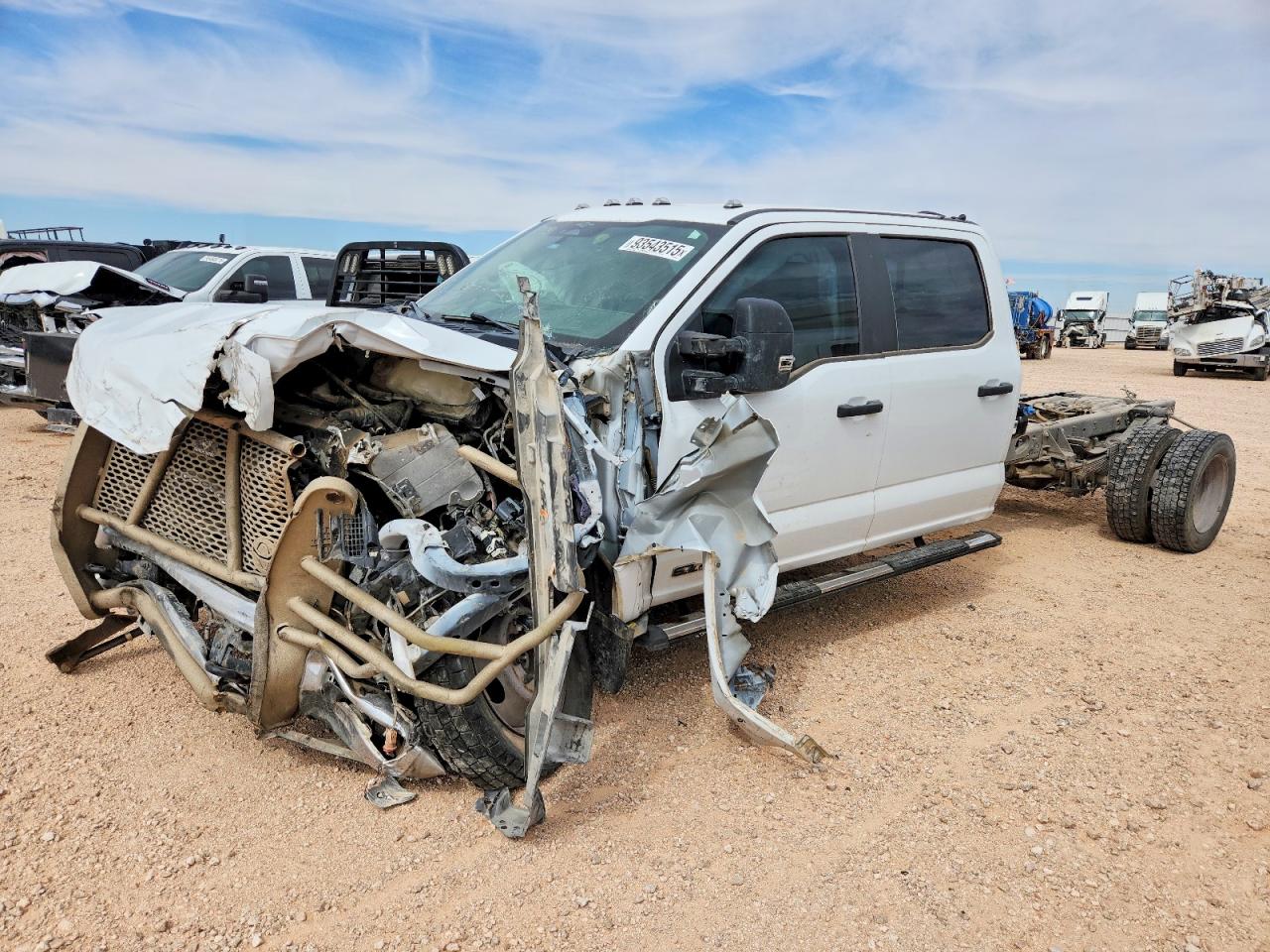 2023 FORD F550 SUPER DUTY TRUCK CAB AND CHASSIS photo 3