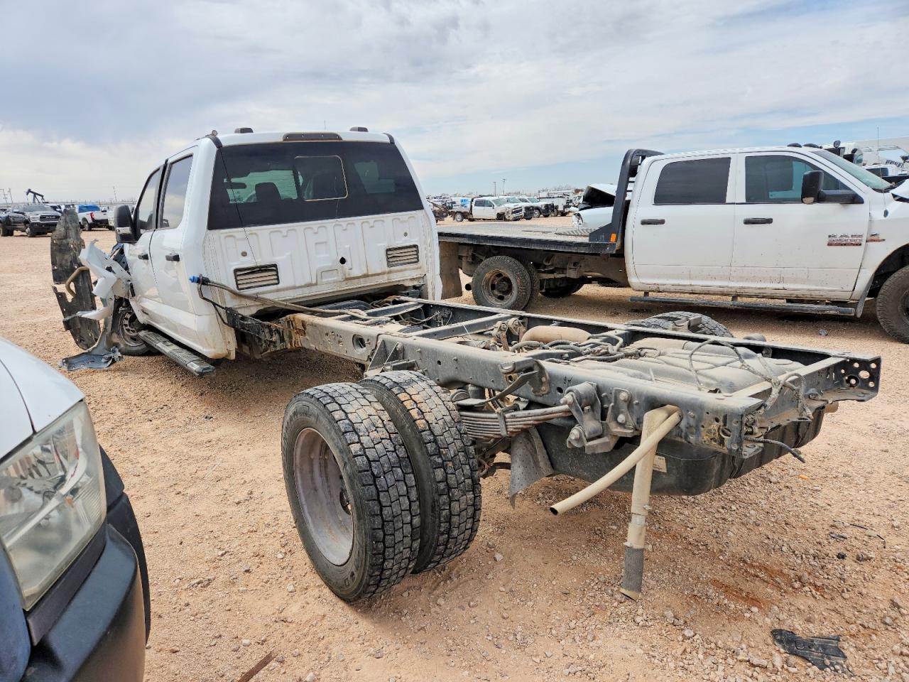 2023 FORD F550 SUPER DUTY TRUCK CAB AND CHASSIS photo 5
