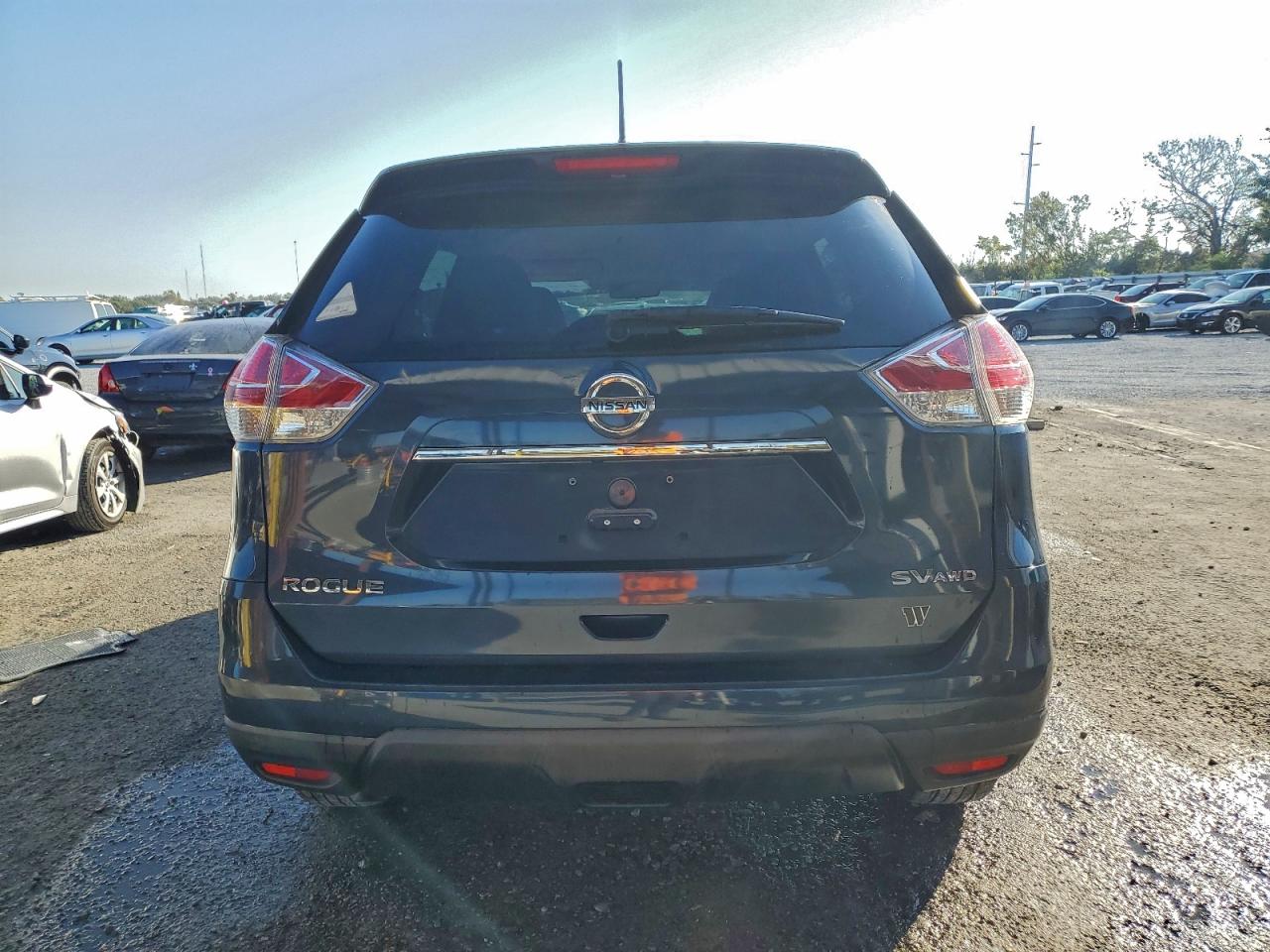 2016 NISSAN ROGUE SV photo 6