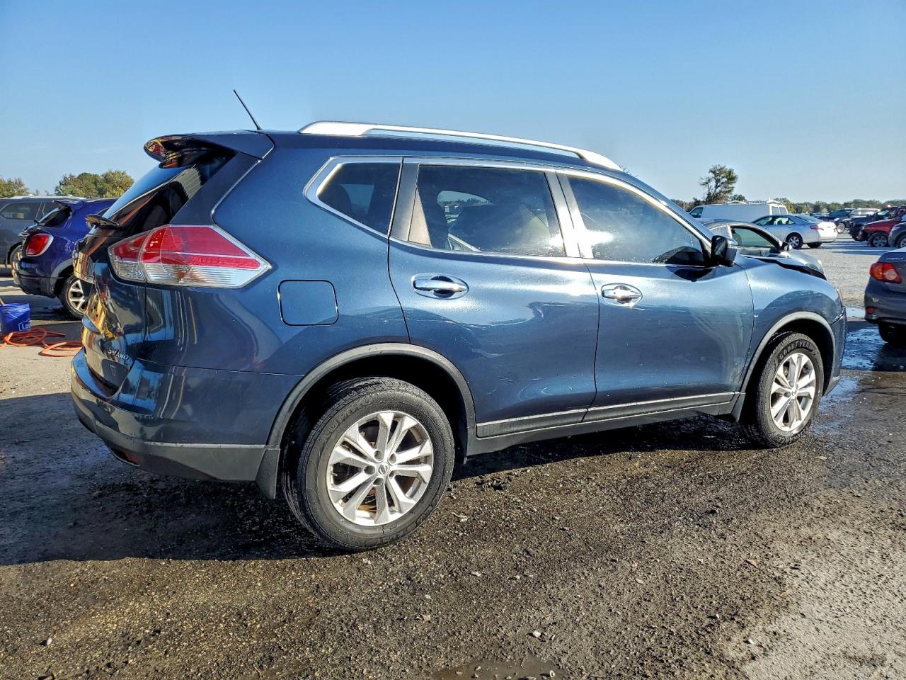 2016 NISSAN ROGUE SV photo 3