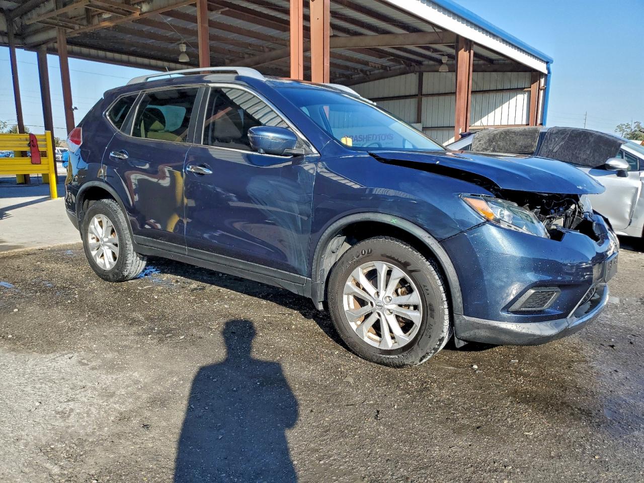 2016 NISSAN ROGUE SV photo 4