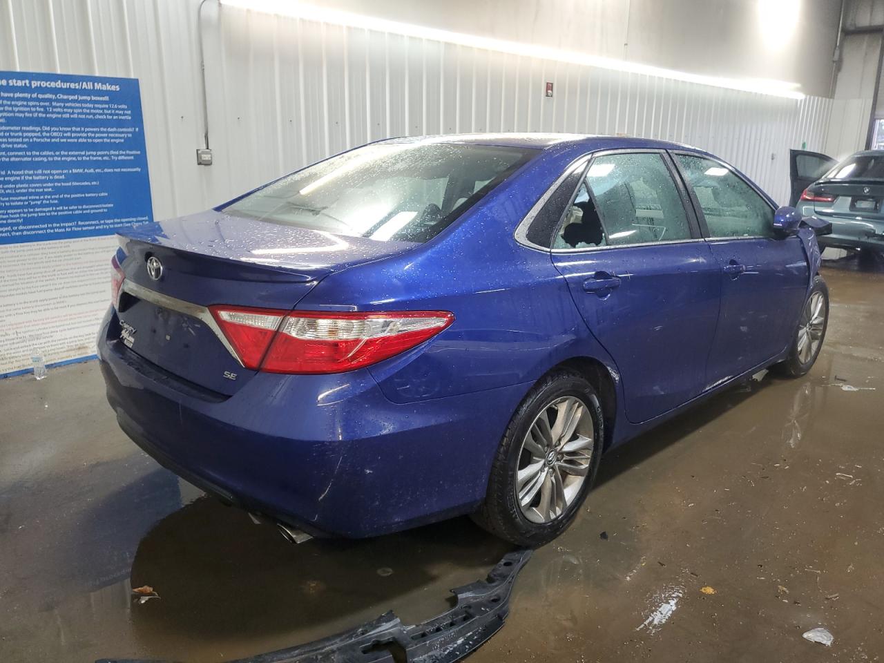2015 TOYOTA CAMRY SE photo 5
