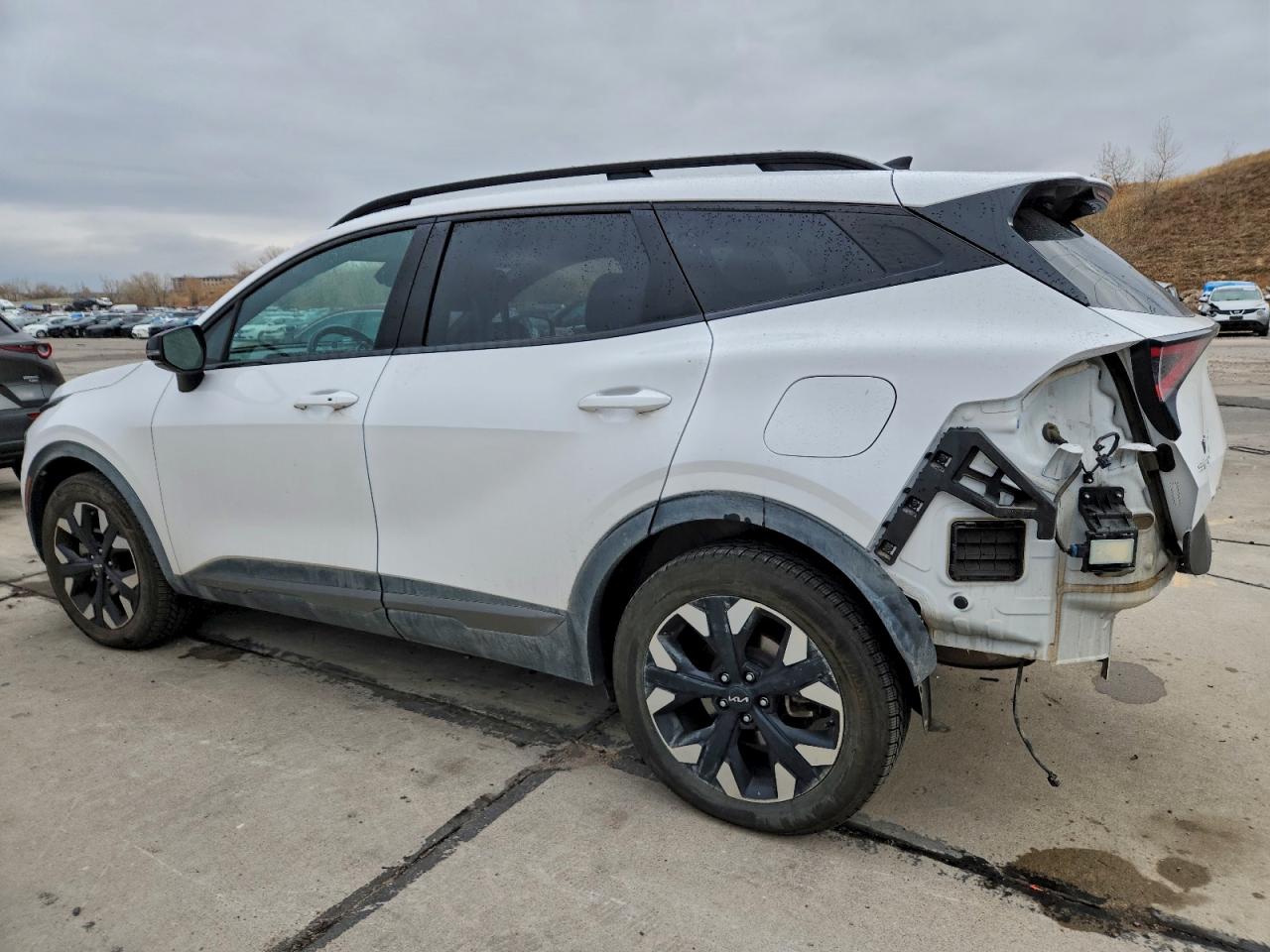 2023 KIA SPORTAGE X LINE photo 2