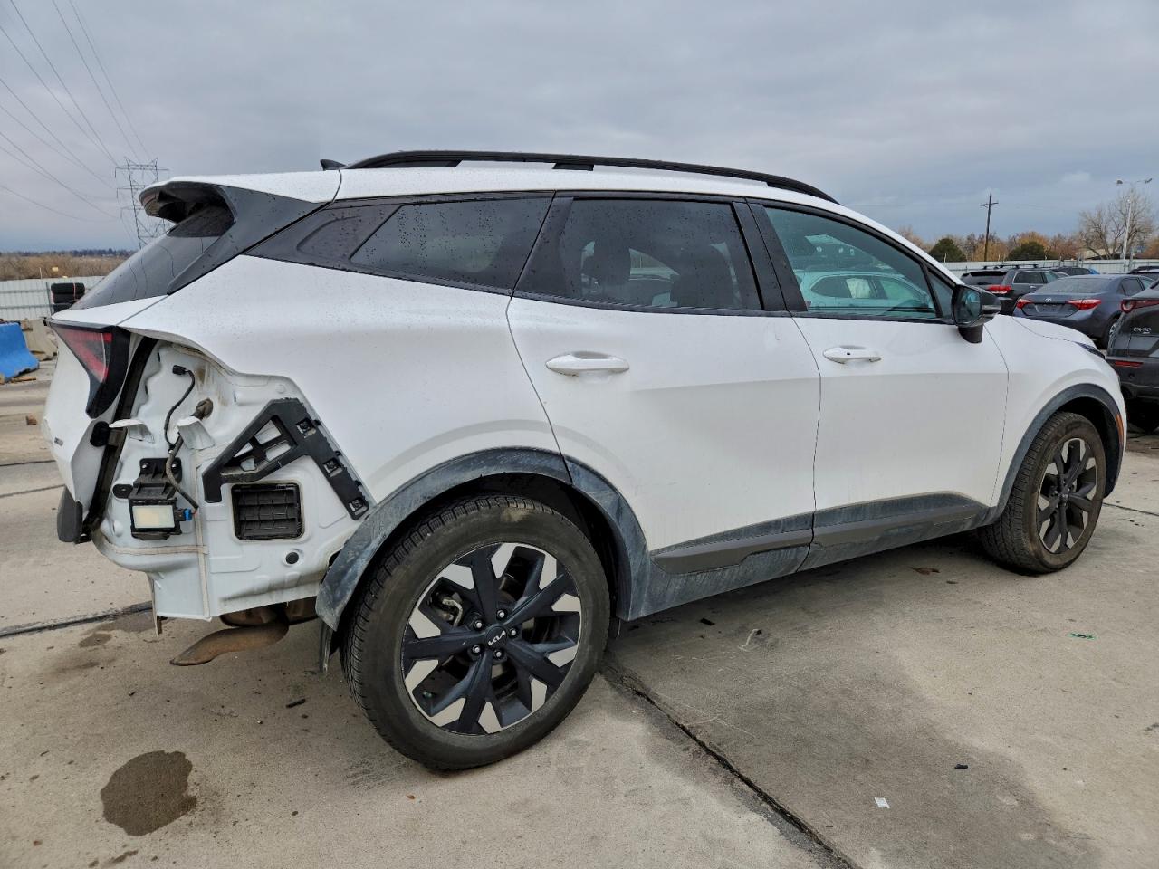 2023 KIA SPORTAGE X LINE photo 3