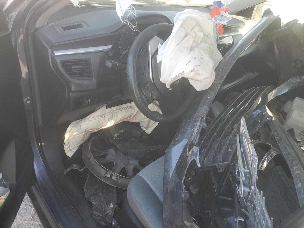 2015 TOYOTA COROLLA L photo 8