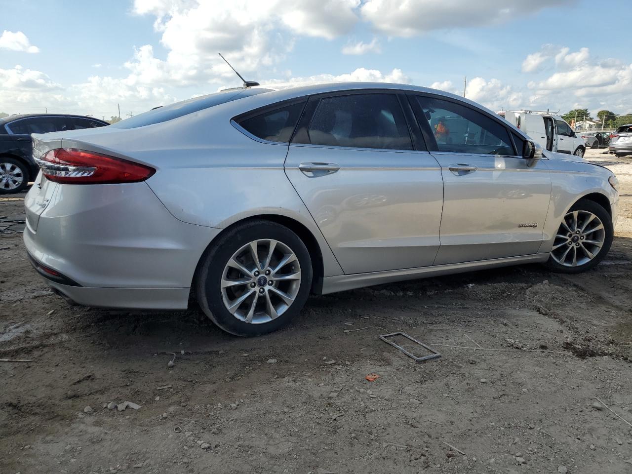 2017 FORD FUSION SE HYBRID photo 3