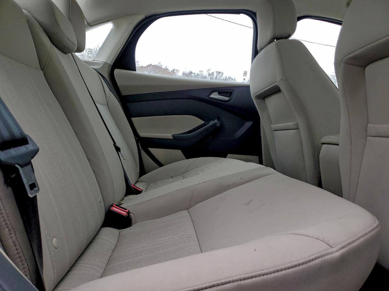 2015 FORD FOCUS SE photo 19