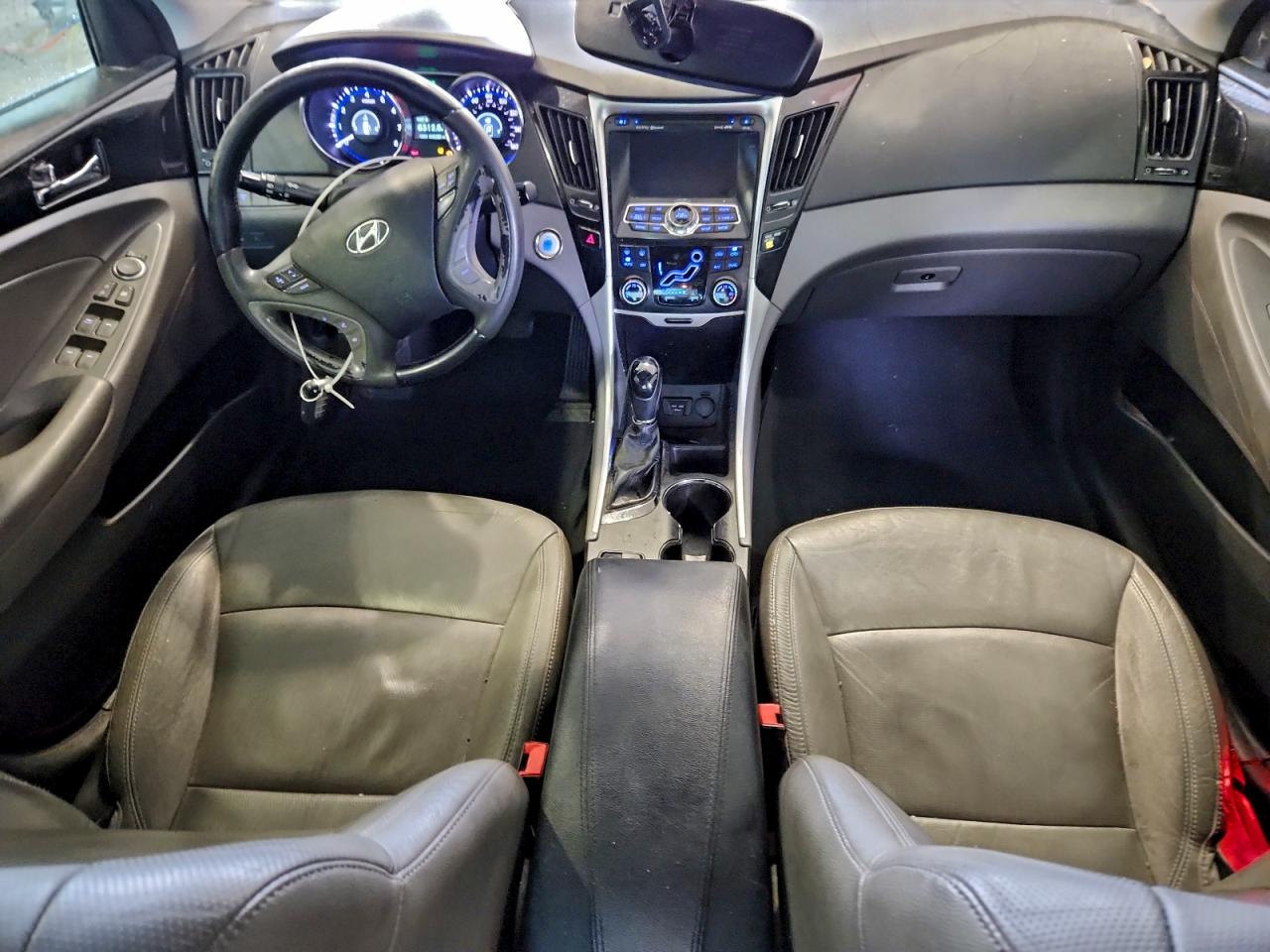 2011 HYUNDAI SONATA SE photo 8