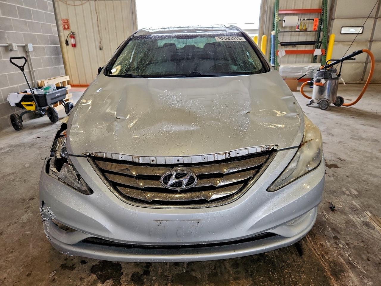 2011 HYUNDAI SONATA SE photo 5