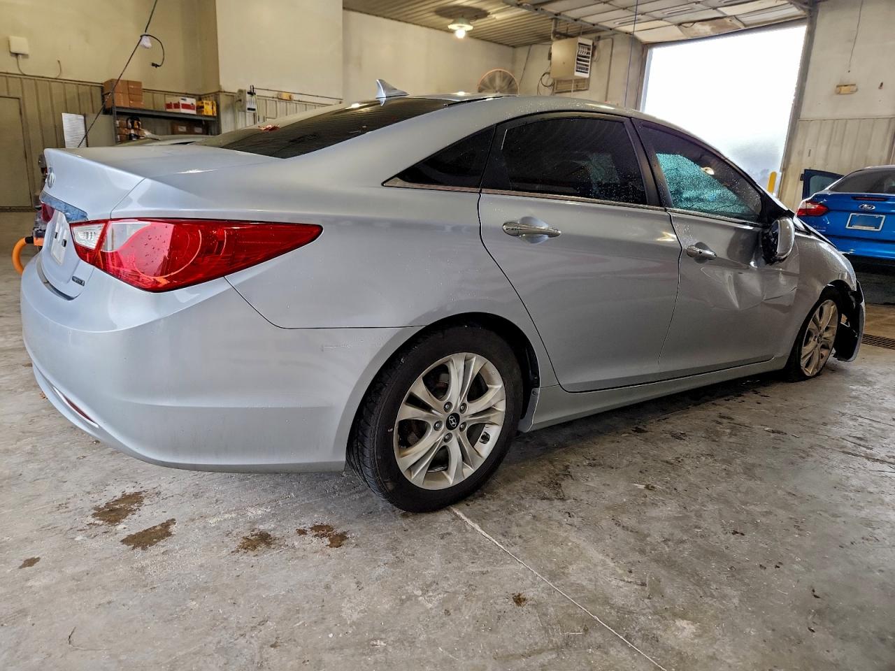 2011 HYUNDAI SONATA SE photo 3