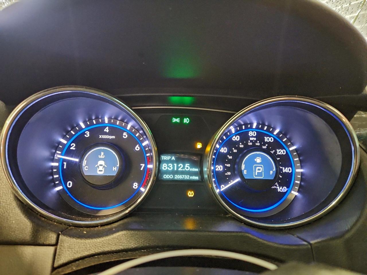2011 HYUNDAI SONATA SE photo 9