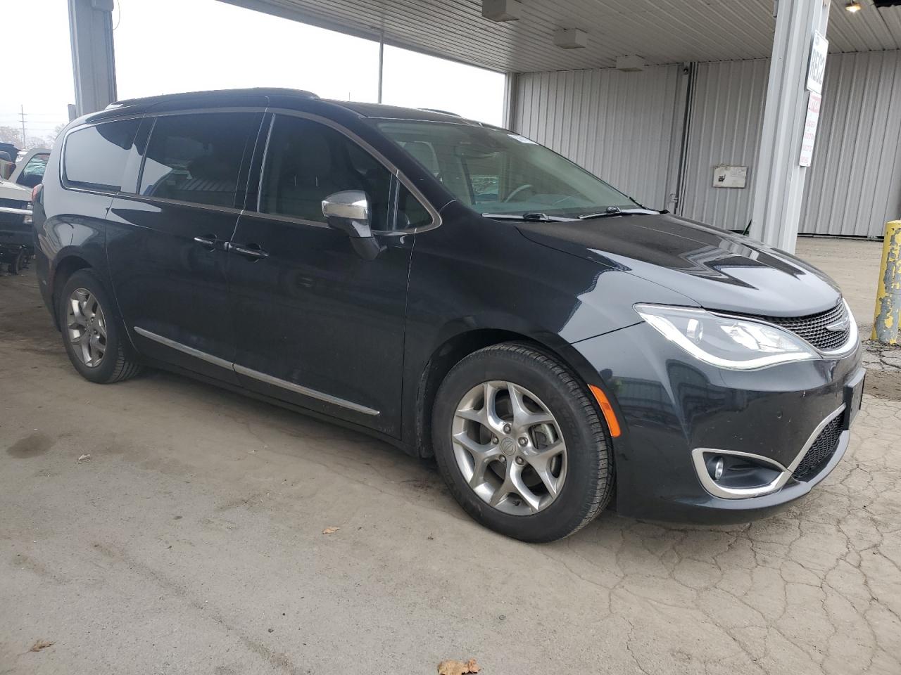2019 CHRYSLER PACIFICA LIMITED photo 4