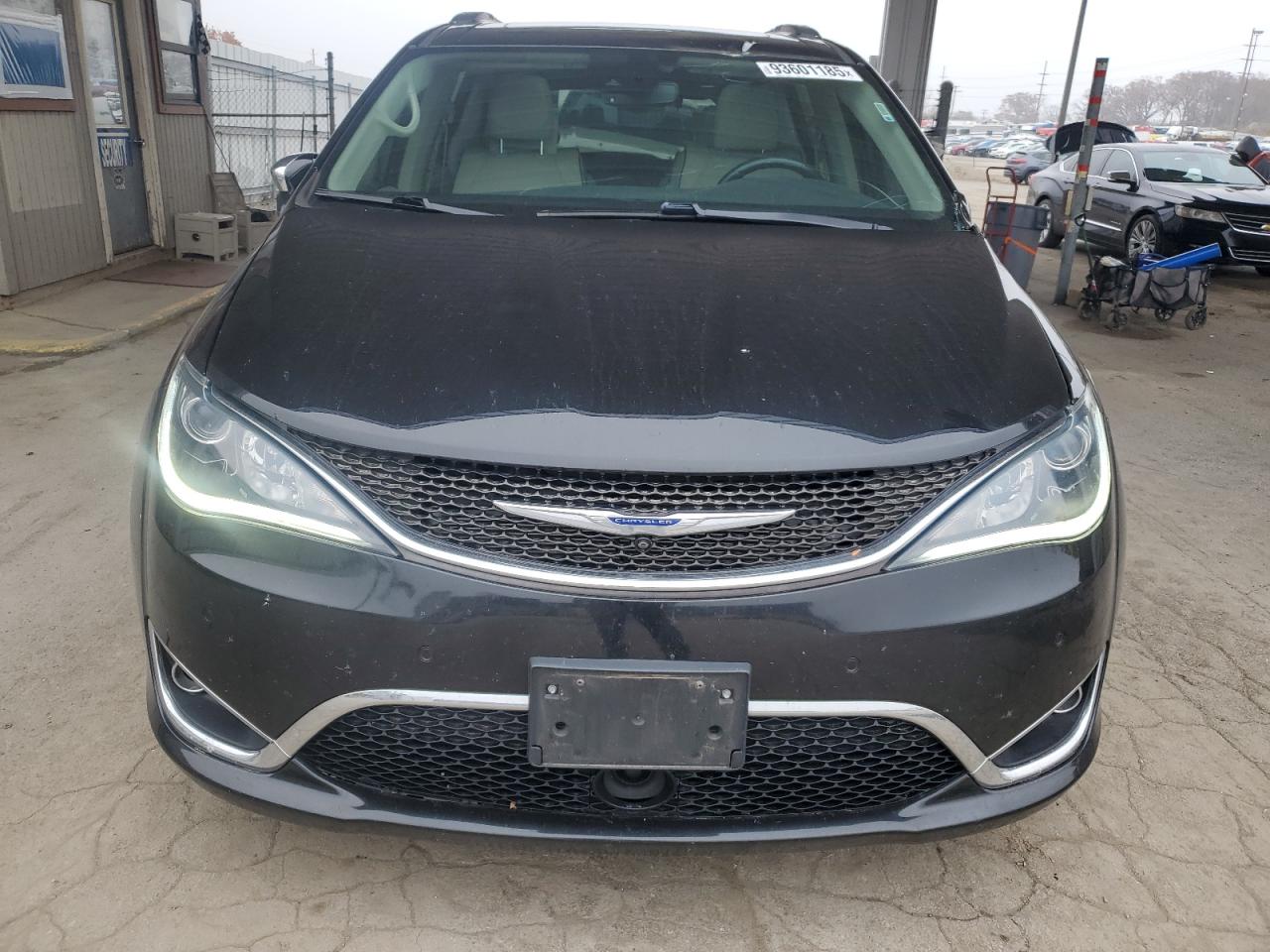 2019 CHRYSLER PACIFICA LIMITED photo 5