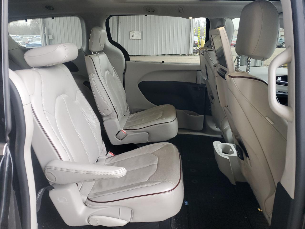 2019 CHRYSLER PACIFICA LIMITED photo 11