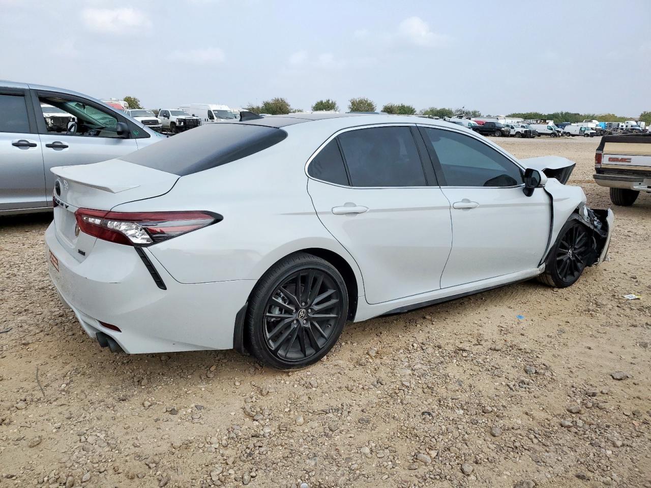 2023 TOYOTA CAMRY XSE photo 5