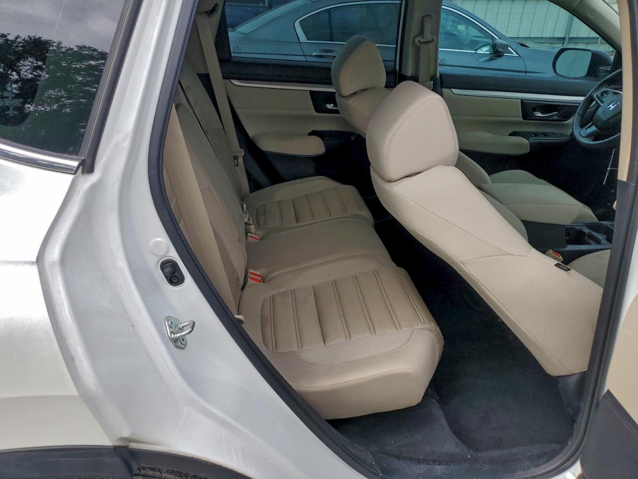 2017 HONDA CR-V LX photo 31