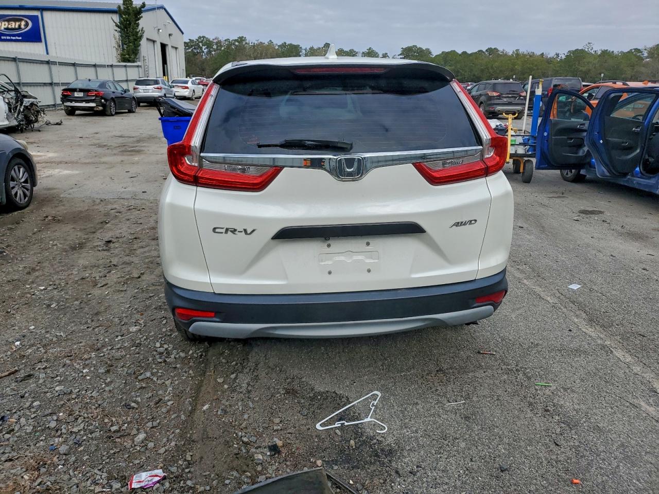 2017 HONDA CR-V LX photo 16