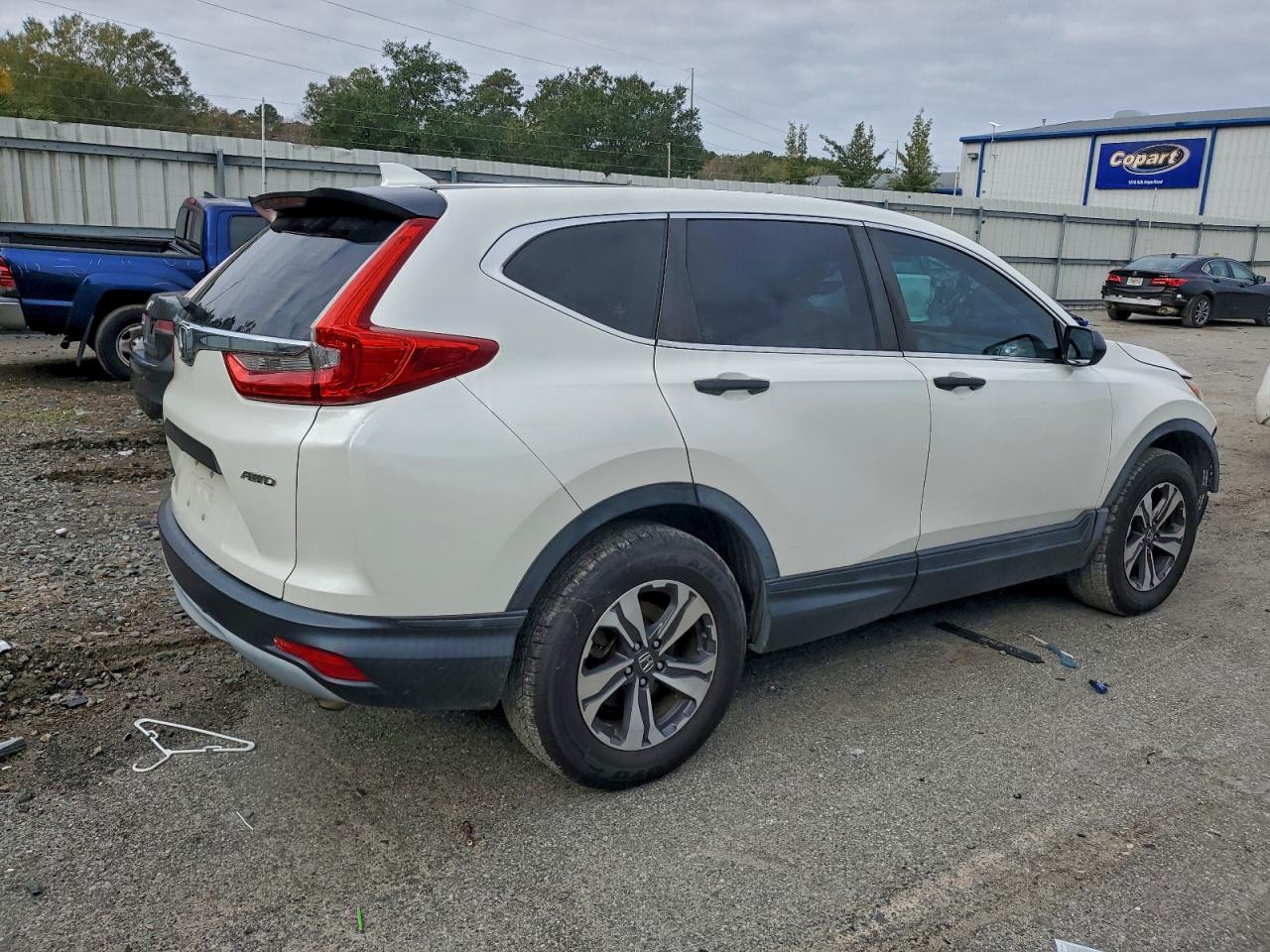 2017 HONDA CR-V LX photo 7