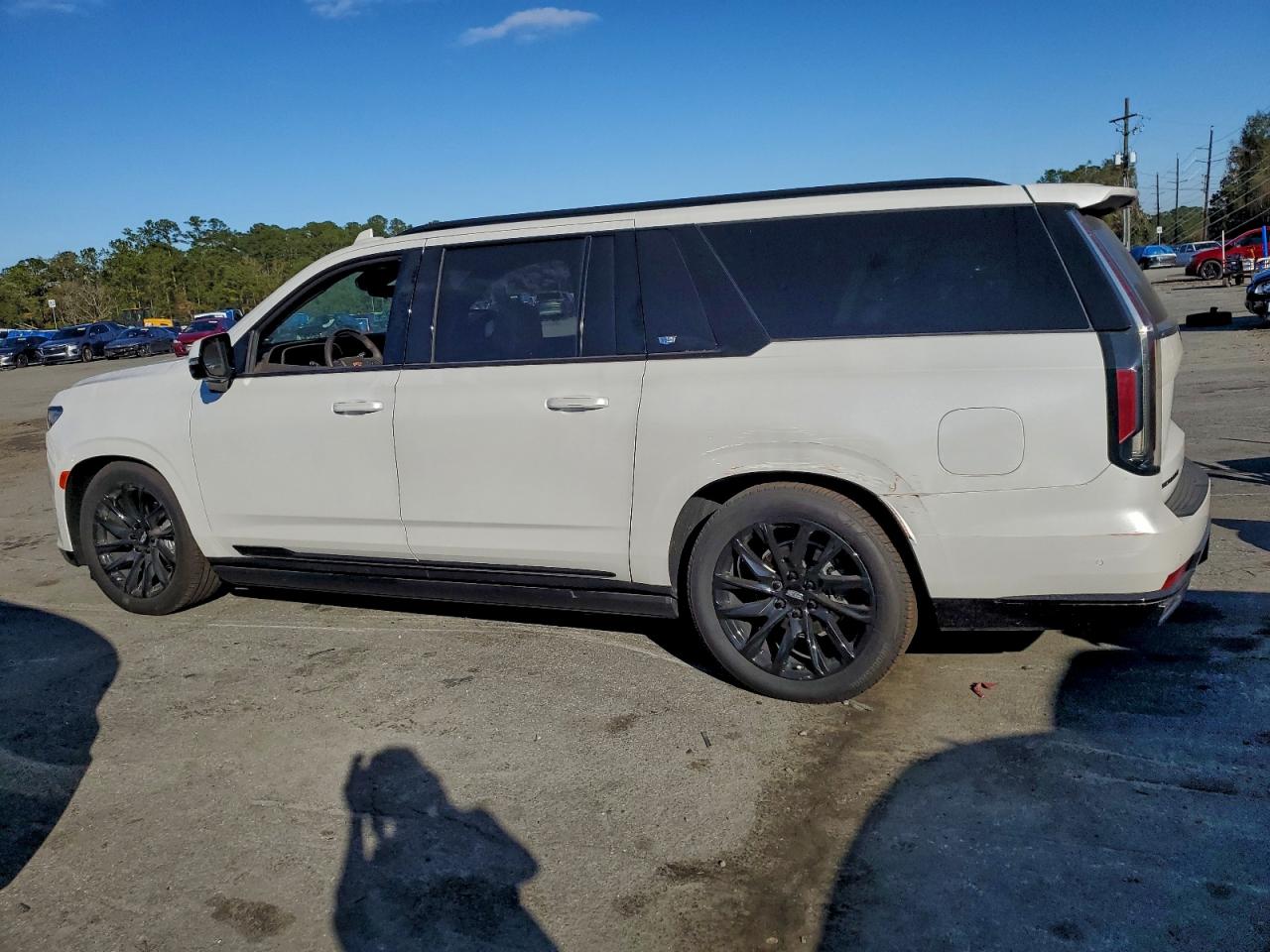 2024 CADILLAC ESCALADE ESV SPORT photo 4