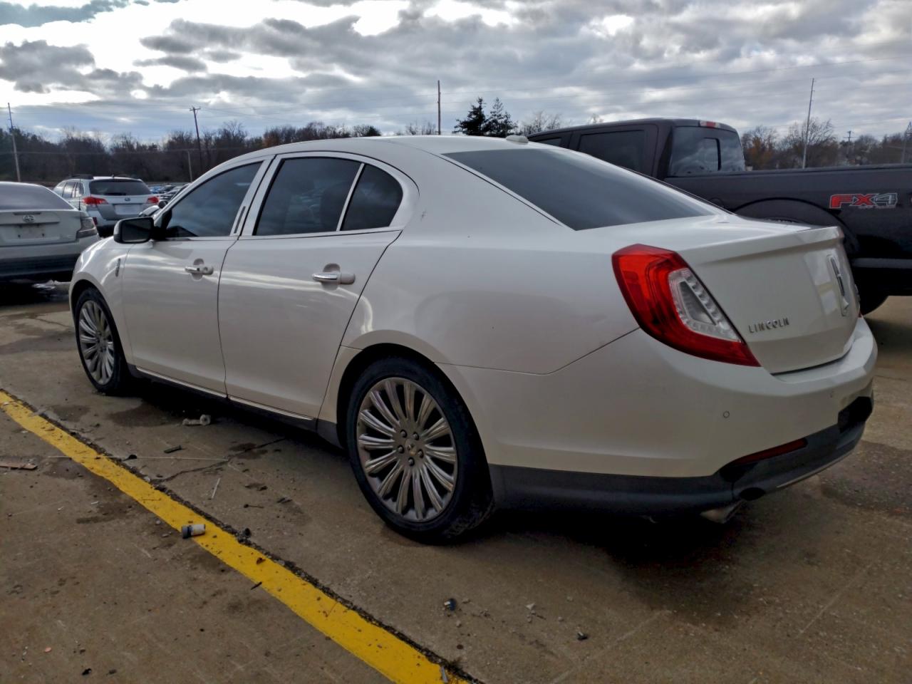 2013 LINCOLN MKS photo 4
