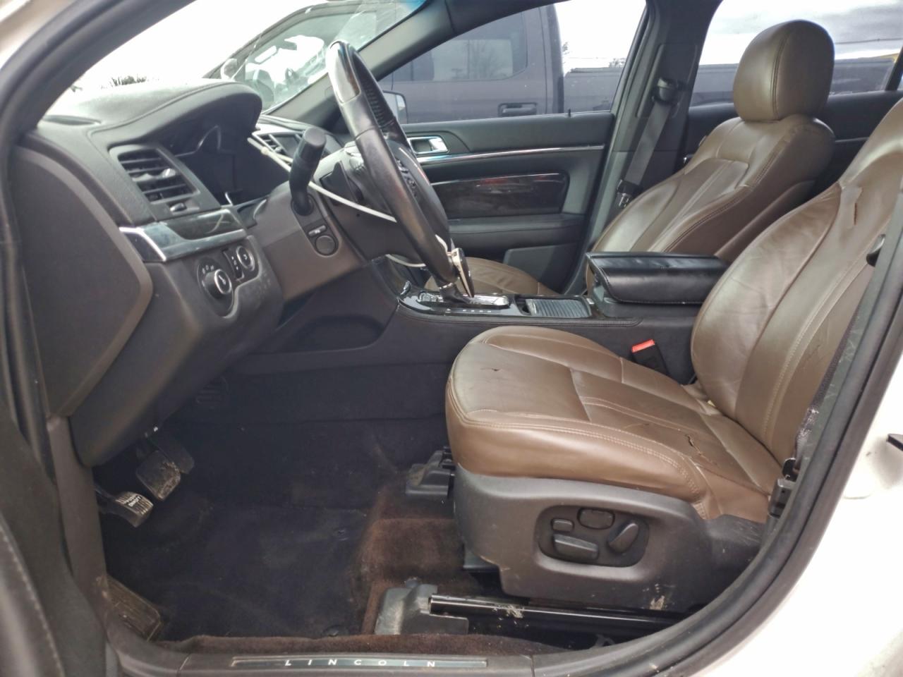 2013 LINCOLN MKS photo 19